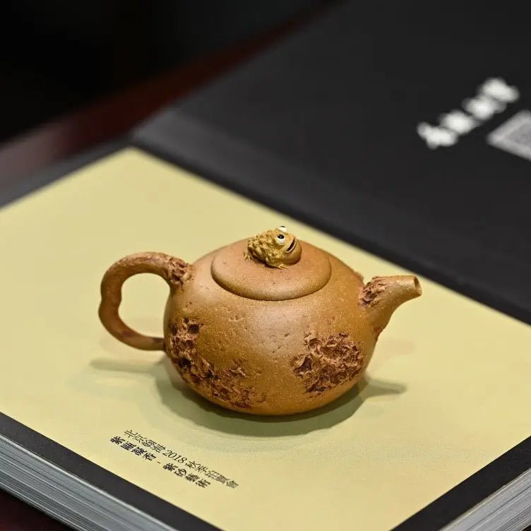 Gong Chun 160cc - Yixing Handmade Teapot 江苏宜兴