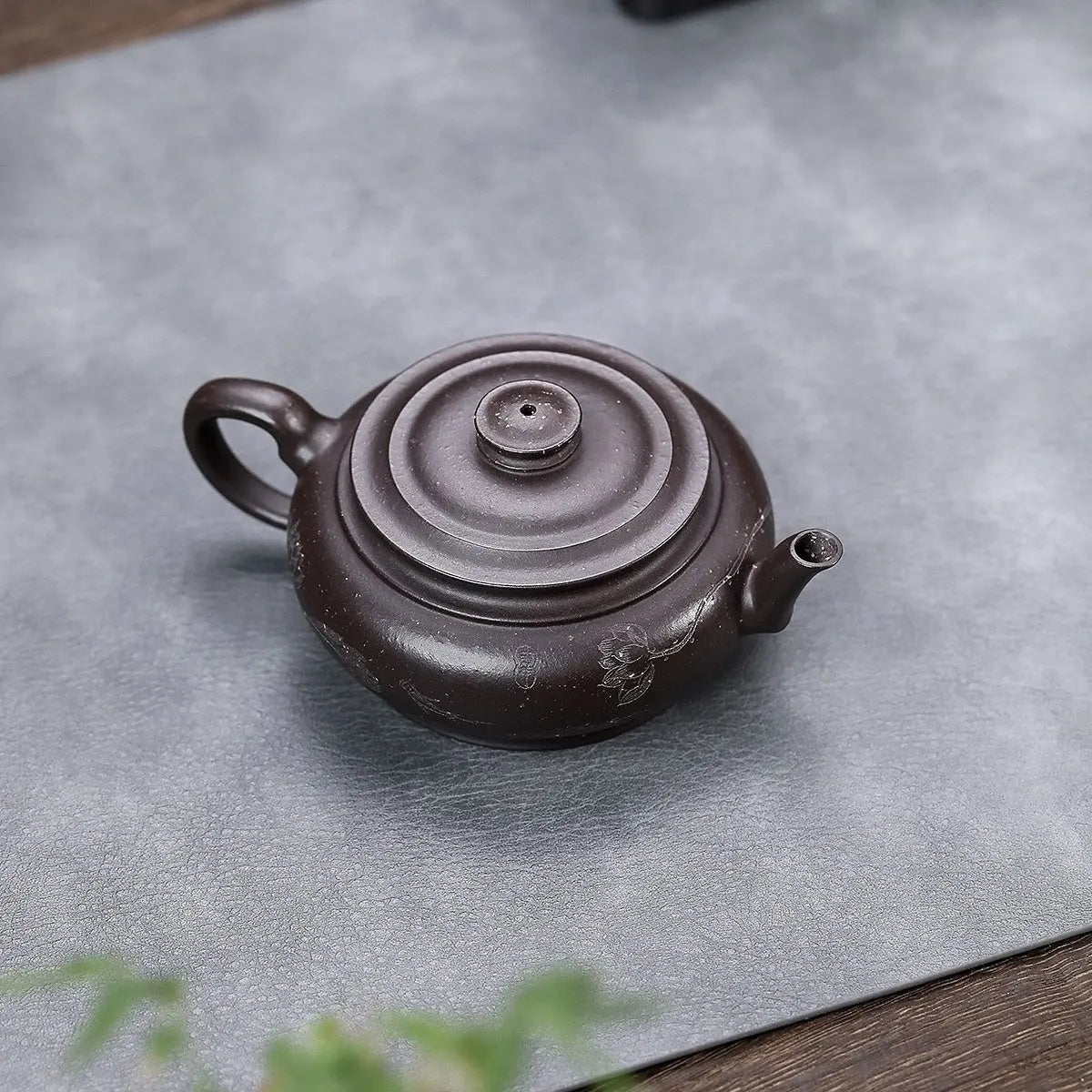 Gong Deng 150cc - Yixing Handmade Teapot 江苏宜兴