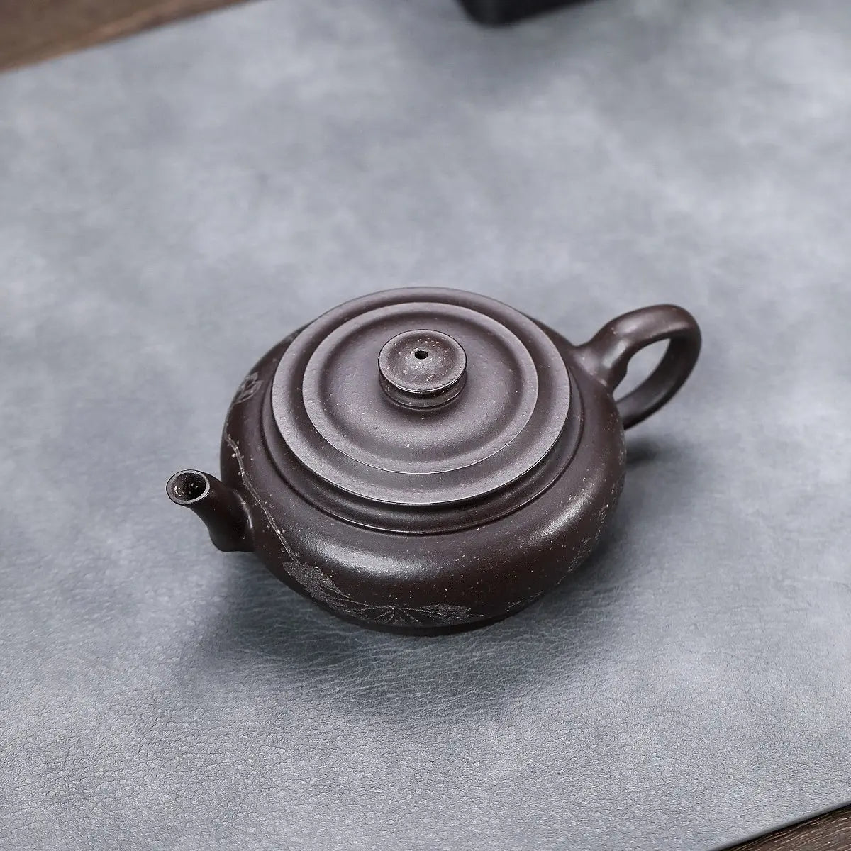 Gong Deng 150cc - Yixing Handmade Teapot 江苏宜兴