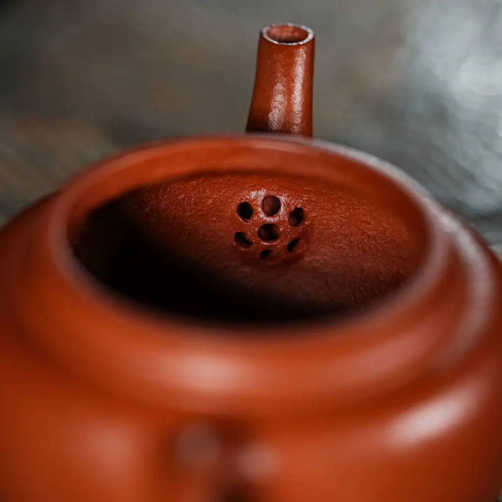 Gong Deng 150cc - Yixing Handmade Teapot 江苏宜兴