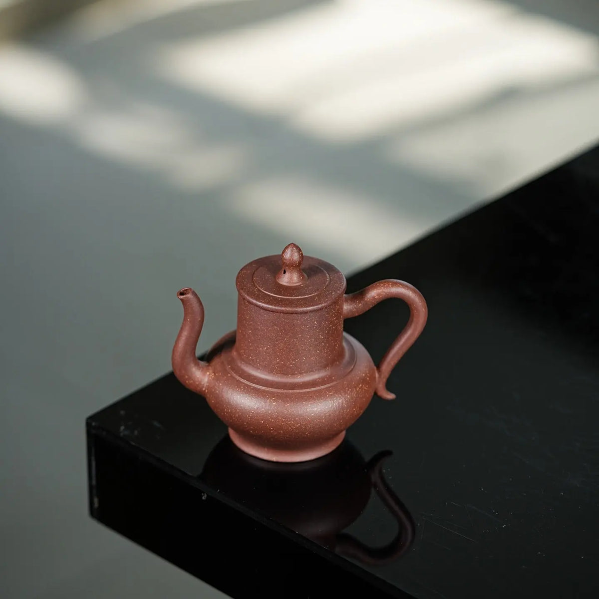 Gong Deng 150cc - Yixing Handmade Teapot 江苏宜兴