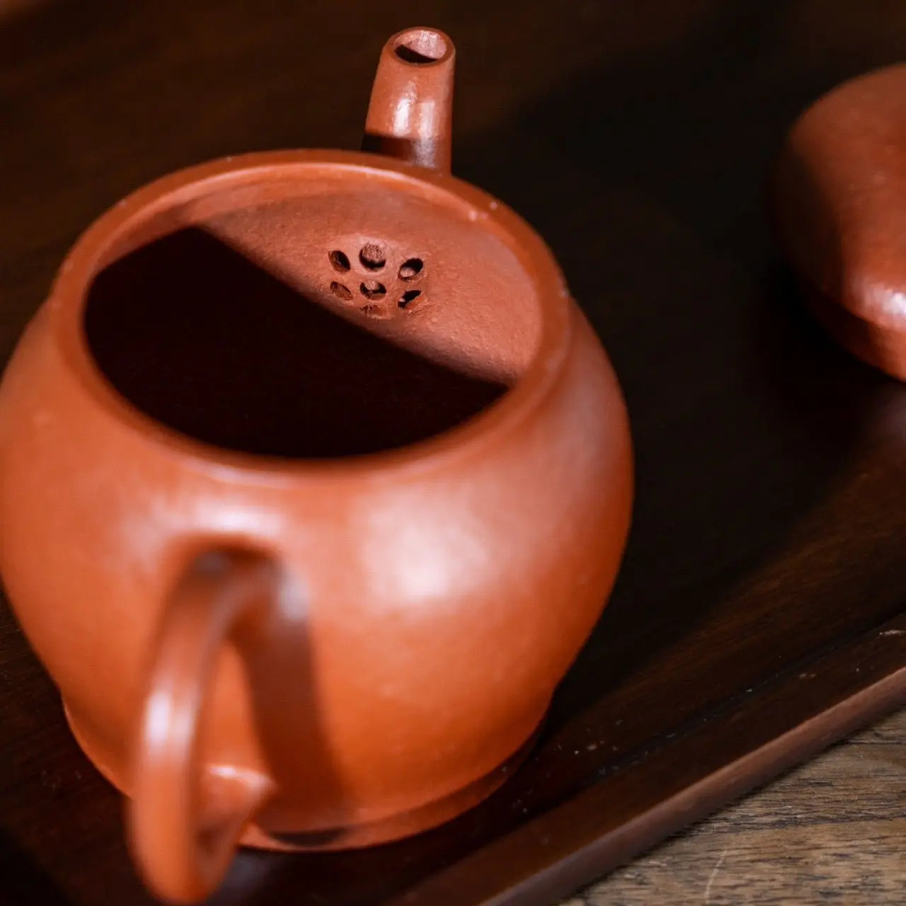Gong Deng 180cc - Yixing Handmade Teapot 江苏宜兴