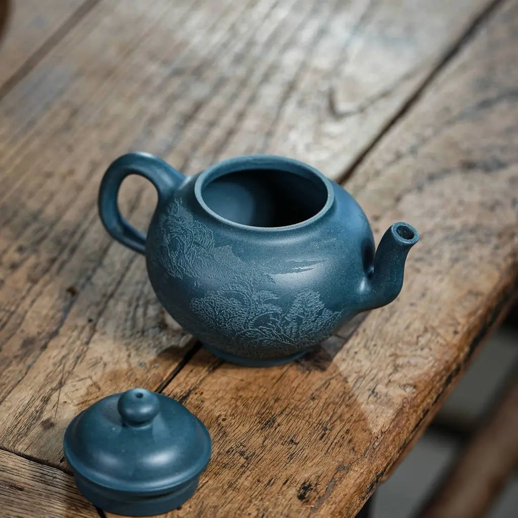 Gong Deng 210cc - Yixing Handmade Teapot 江苏宜兴