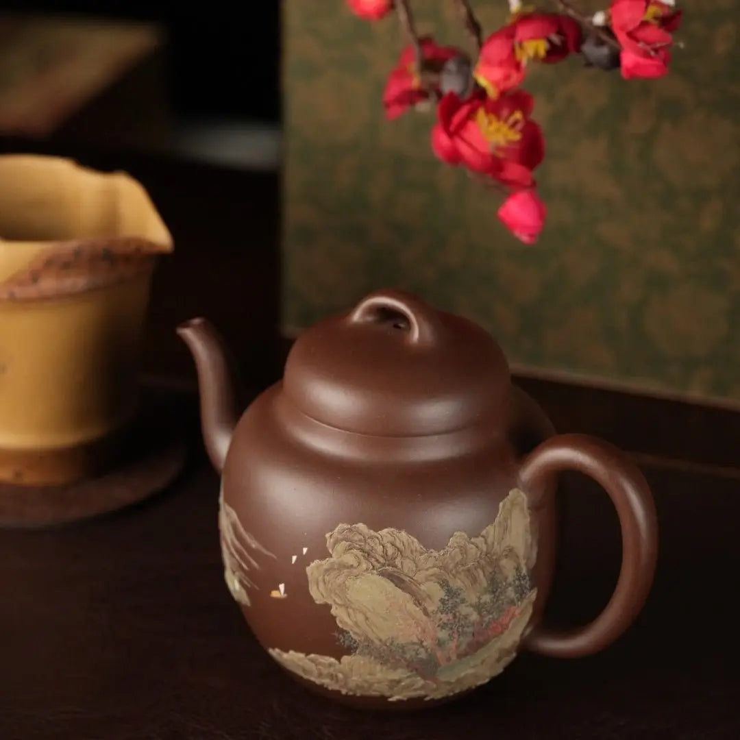 Gong Deng 370cc - Yixing Handmade Teapot 江苏宜兴