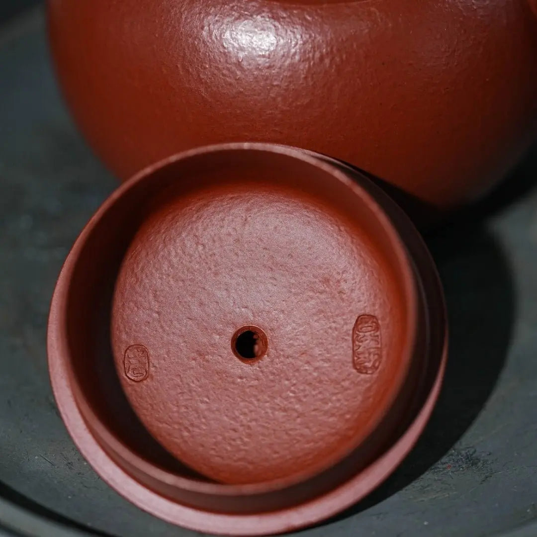 Guan Yu 175cc - Yixing Handmade Teapot 江苏宜兴