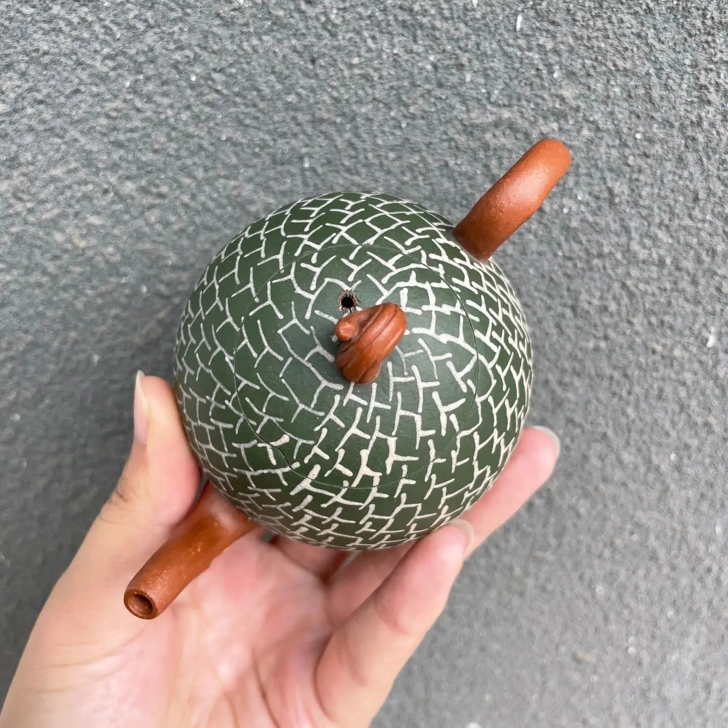 Ha Mi Gua 200cc - Yixing Handmade Teapot 江苏宜兴