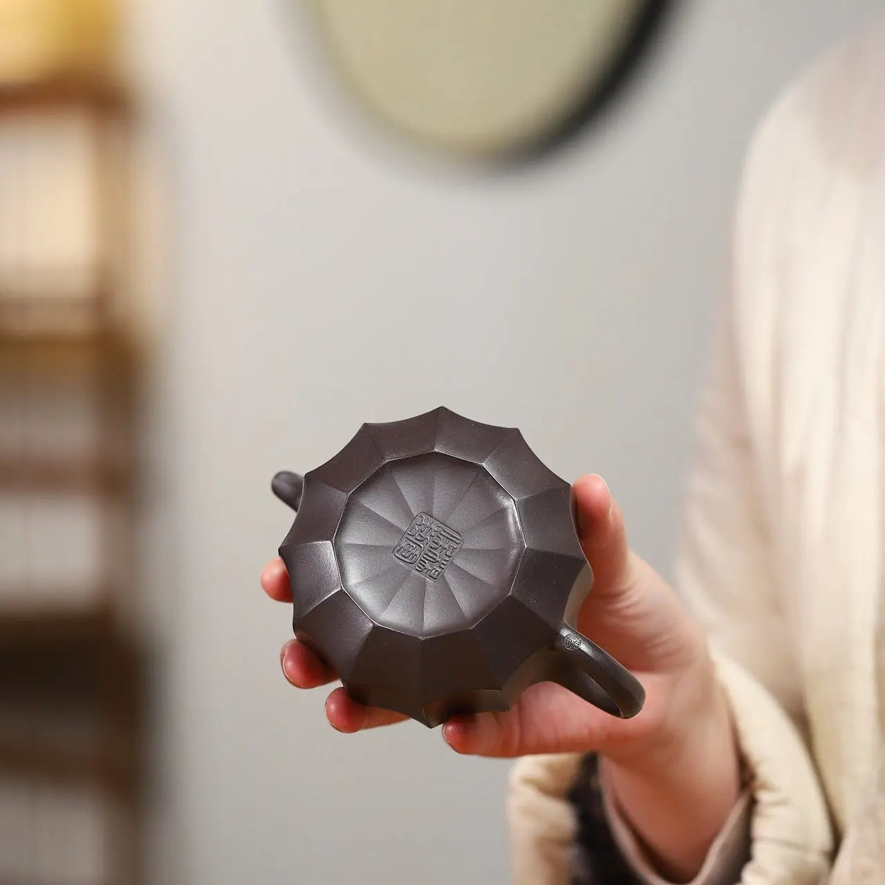 Han Jun 200cc - Yixing Handmade Teapot 江苏宜兴