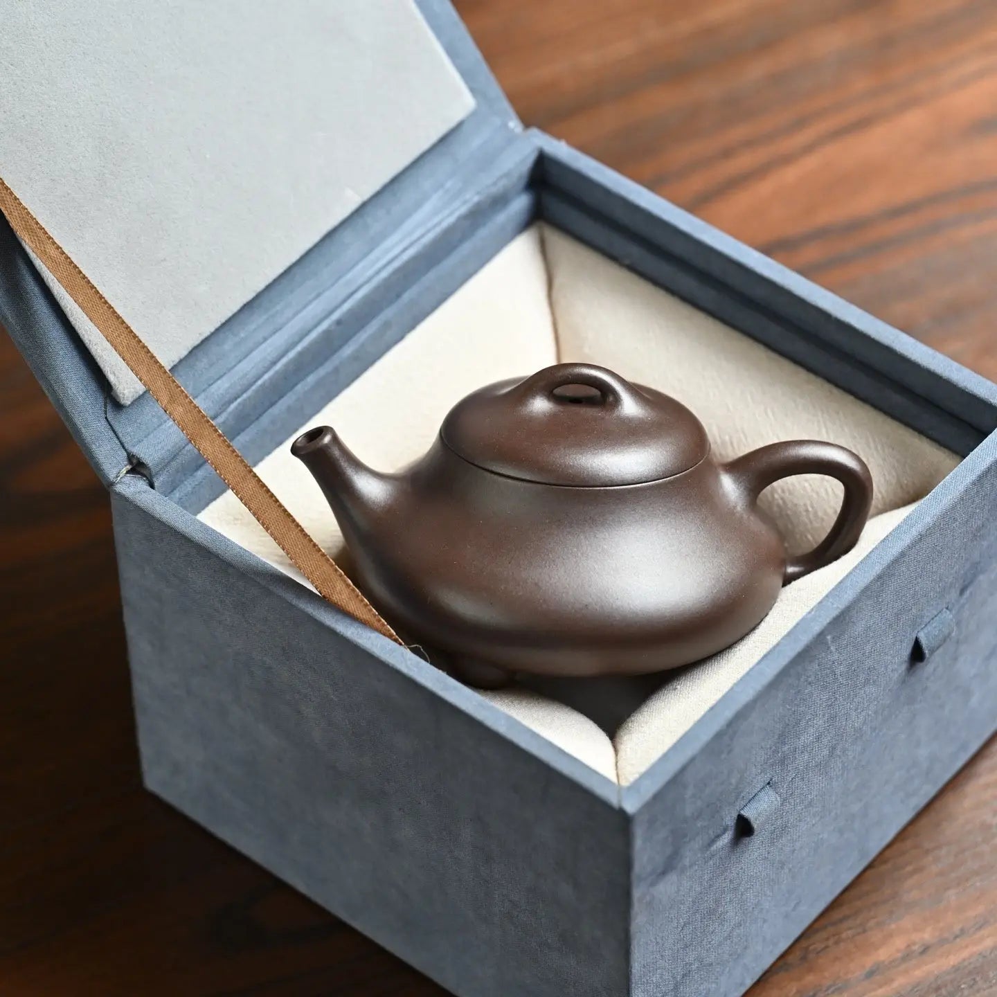 Han Tang Shi Piao 180cc - Yixing Handmade Teapot 江苏宜兴