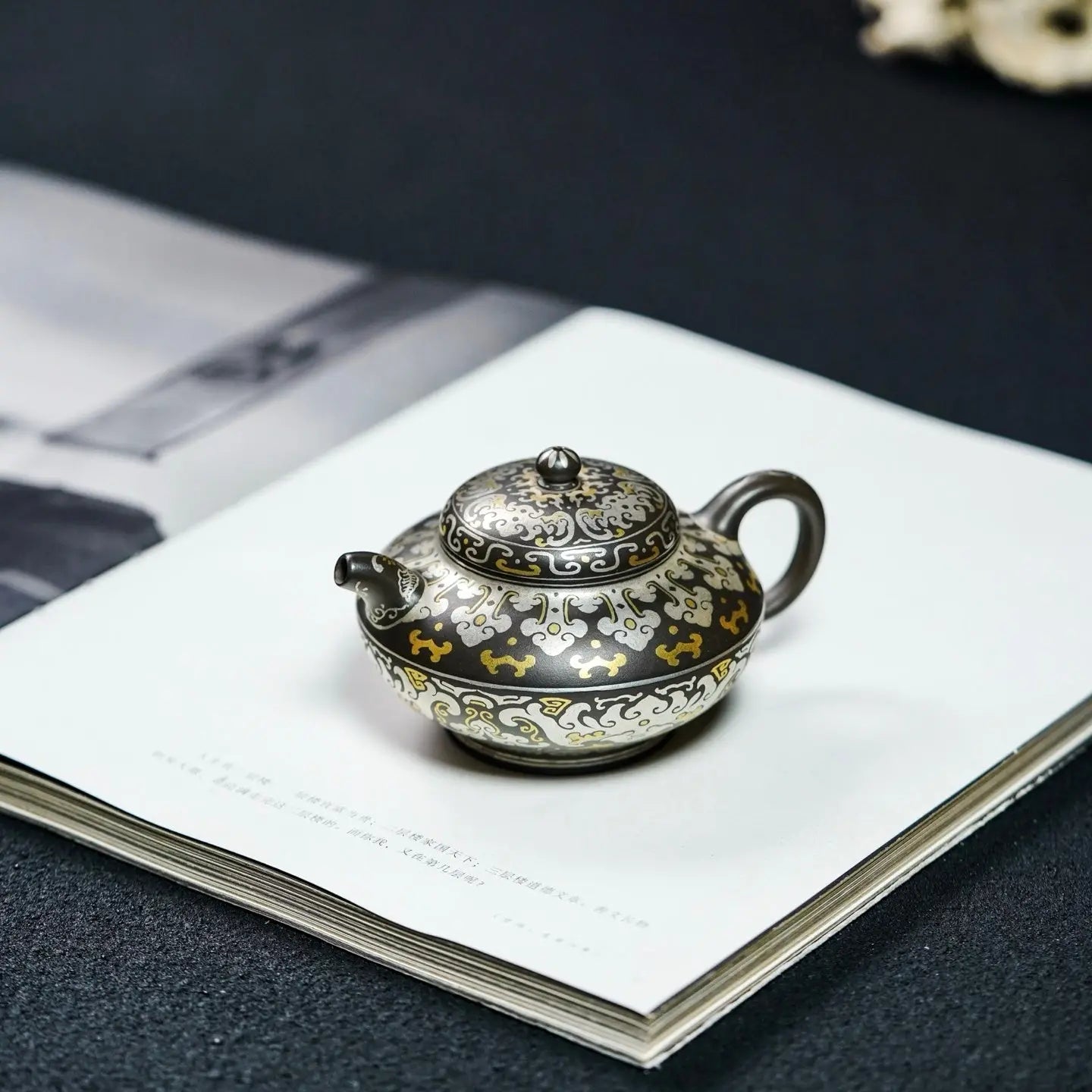 He Huan 150cc - Yixing Handmade Teapot 江苏宜兴