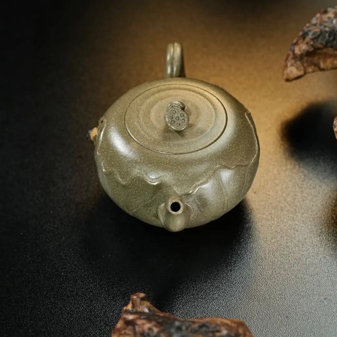 He Qu 180cc - Yixing Handmade Teapot 江苏宜兴