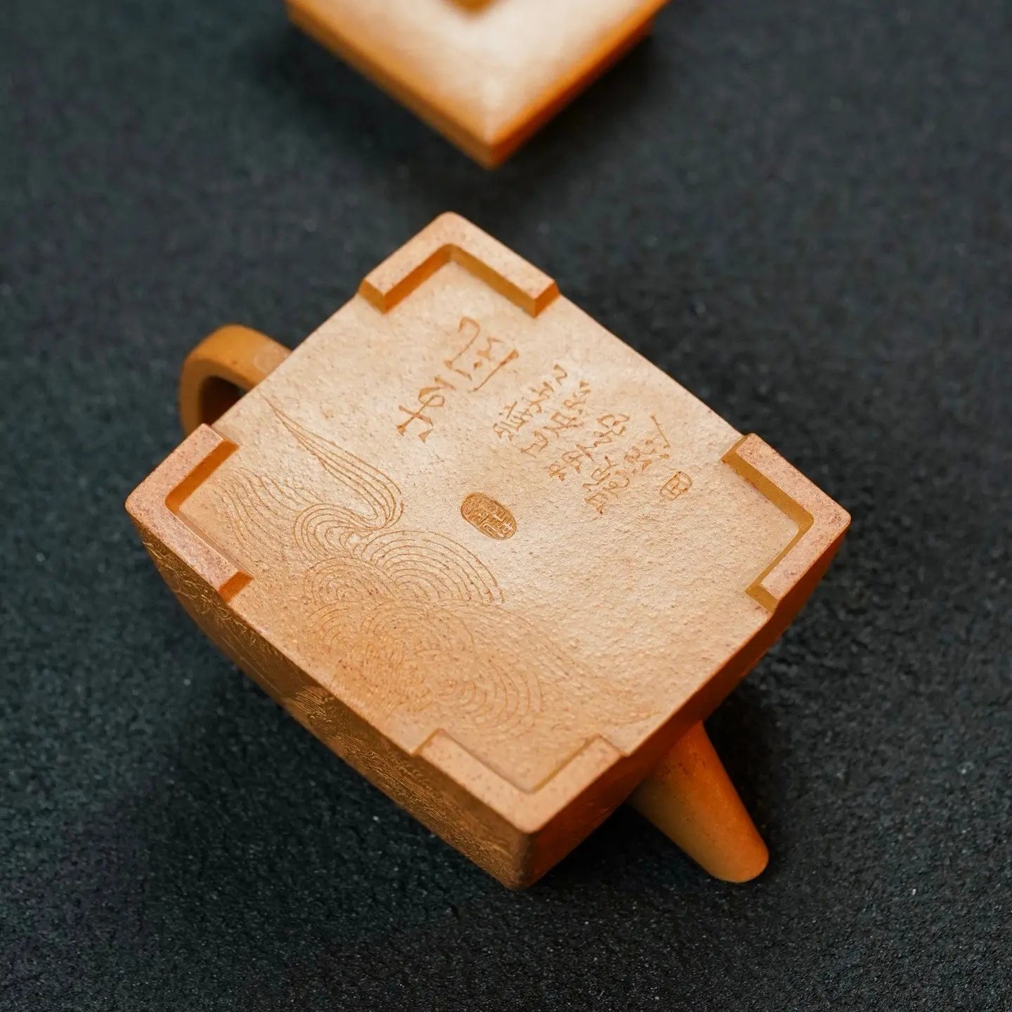 He Si Fang 150cc - Yixing Handmade Teapot 江苏宜兴