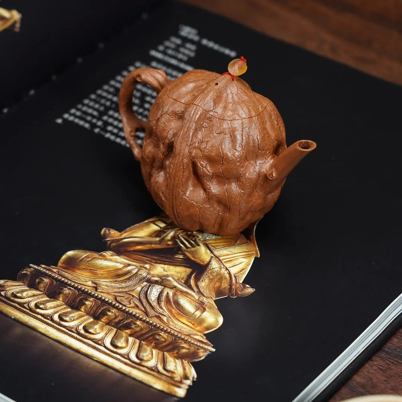 He Tao 130cc - Yixing Handmade Teapot 江苏宜兴