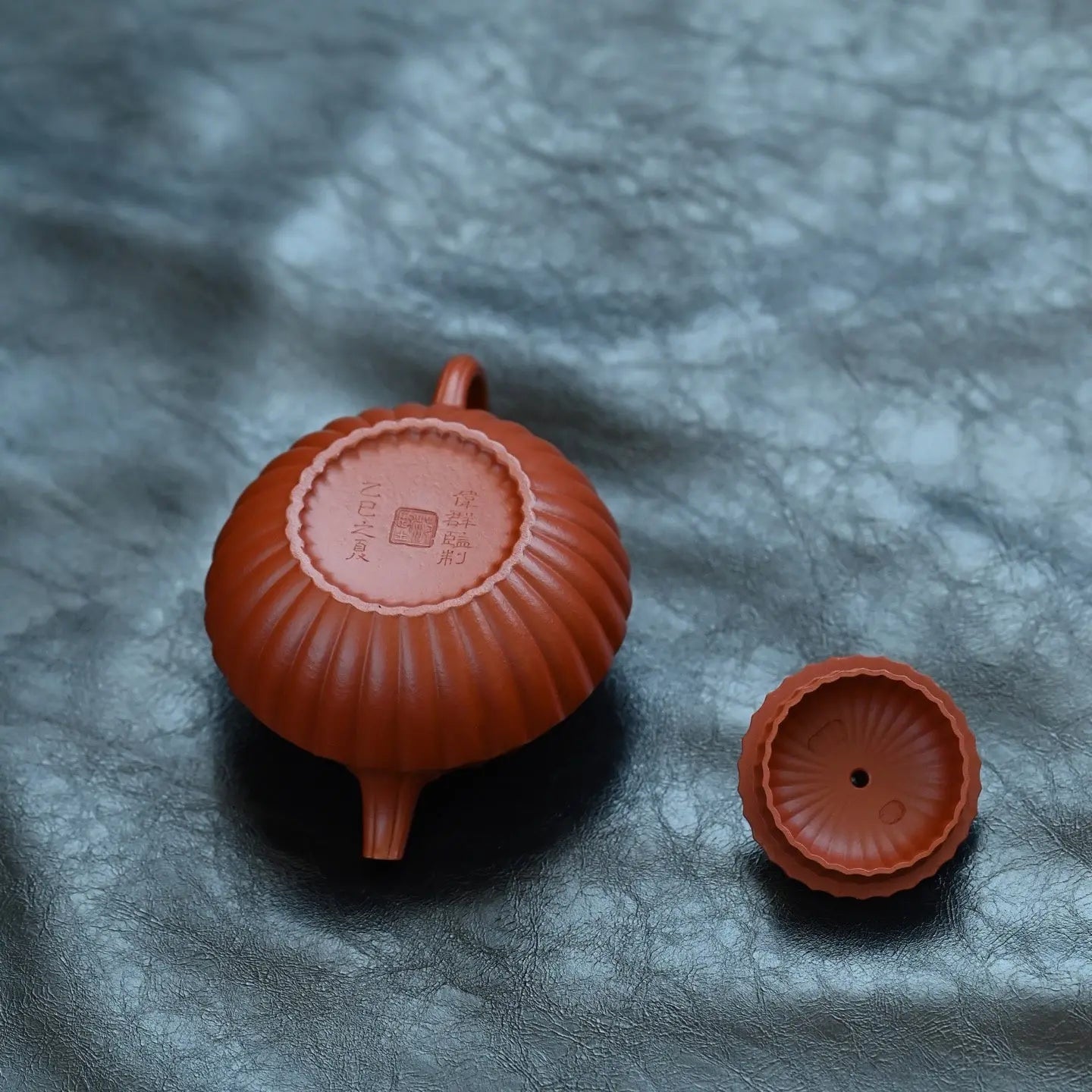 He Yue 160cc - Yixing Handmade Teapot 江苏宜兴