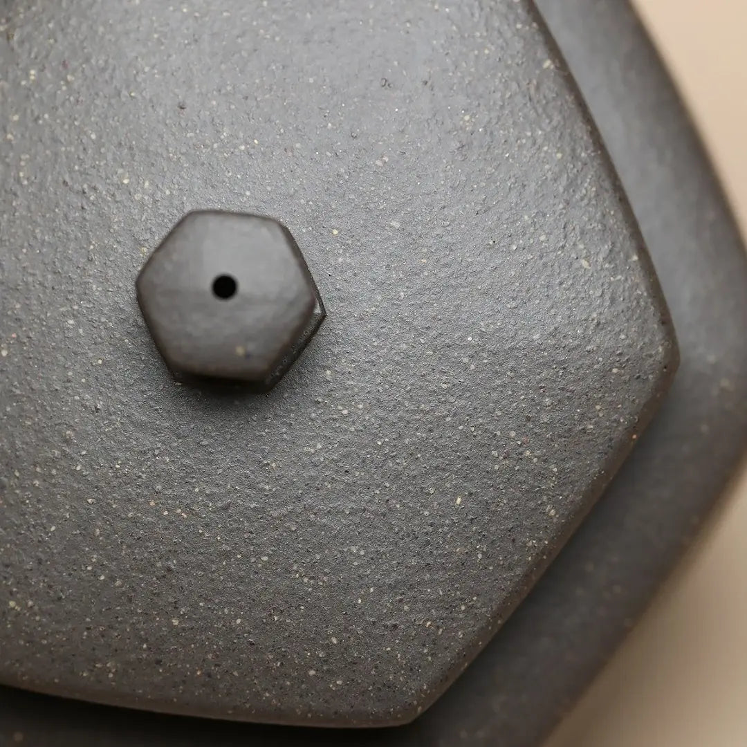 Hong Dao Liu Fang 180cc - Yixing Handmade Teapot 江苏宜兴