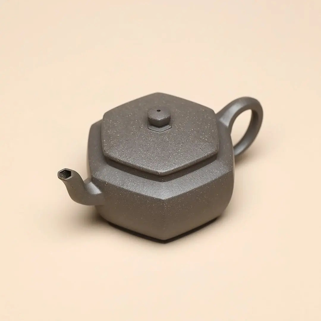 Hong Dao Liu Fang 180cc - Yixing Handmade Teapot 江苏宜兴