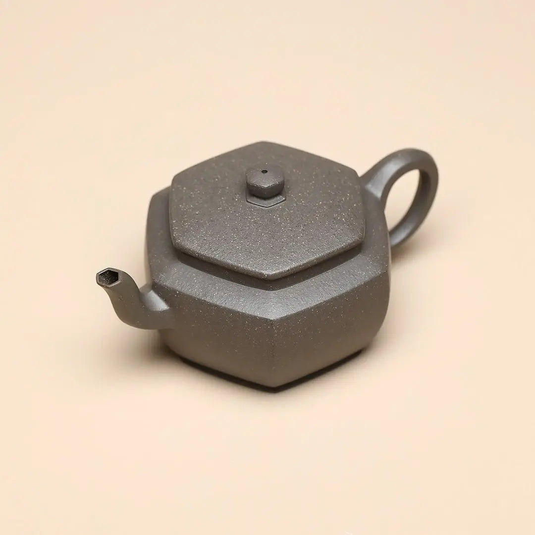 Hong Dao Liu Fang 180cc - Yixing Handmade Teapot 江苏宜兴