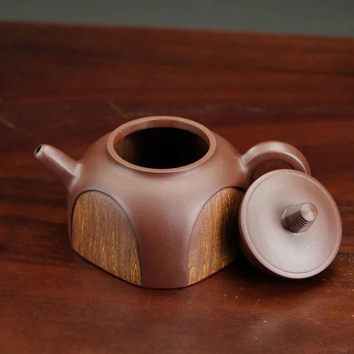 Hong Se Sheng Di 400cc - Yixing Handmade Teapot 【DM for price】 江苏宜兴