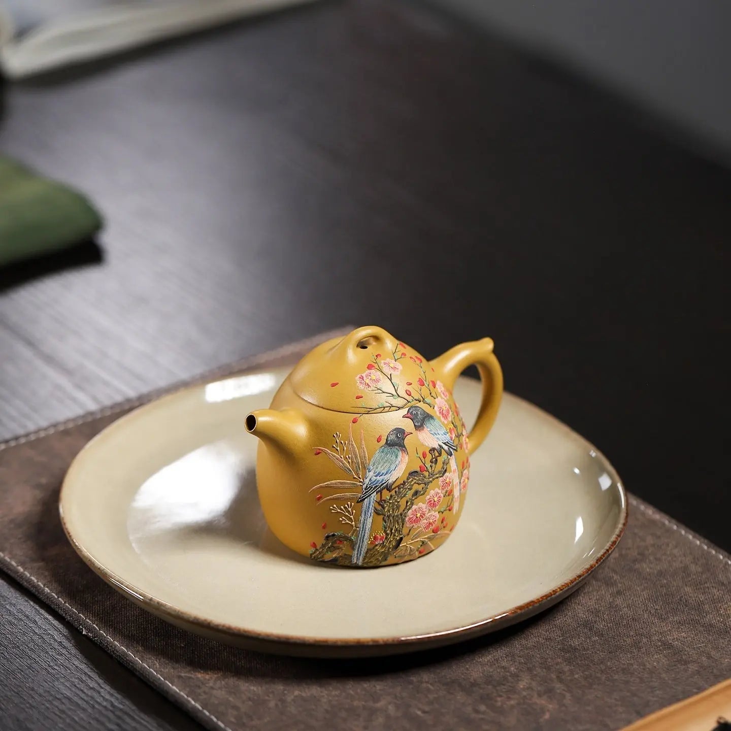 Hua Niao Qin Quan 170cc - Yixing Handmade Teapot 江苏宜兴