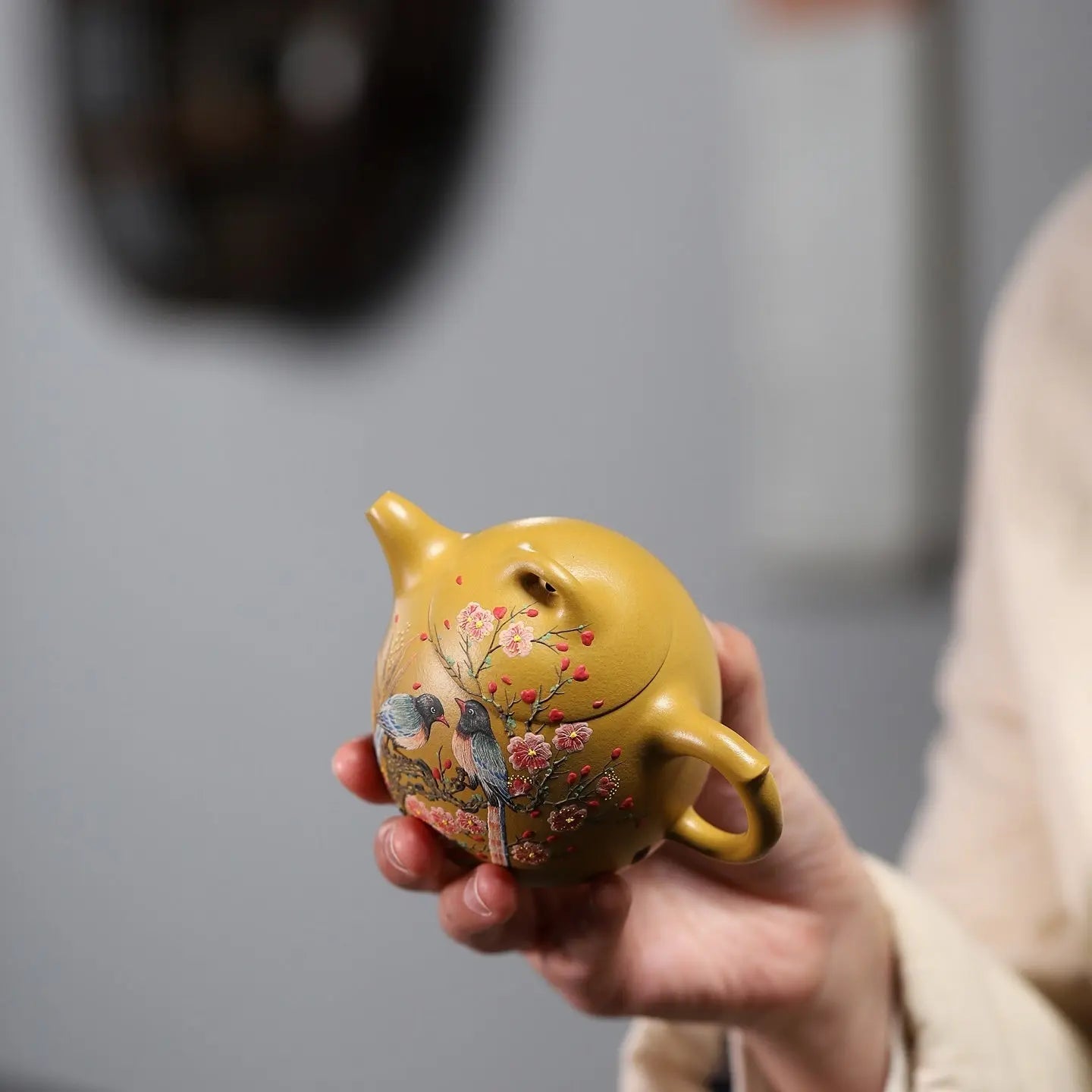 Hua Niao Qin Quan 170cc - Yixing Handmade Teapot 江苏宜兴
