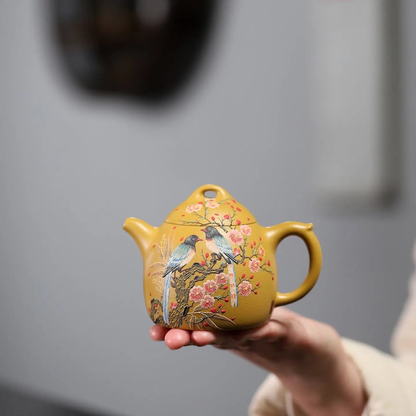 Hua Niao Qin Quan 170cc - Yixing Handmade Teapot 江苏宜兴