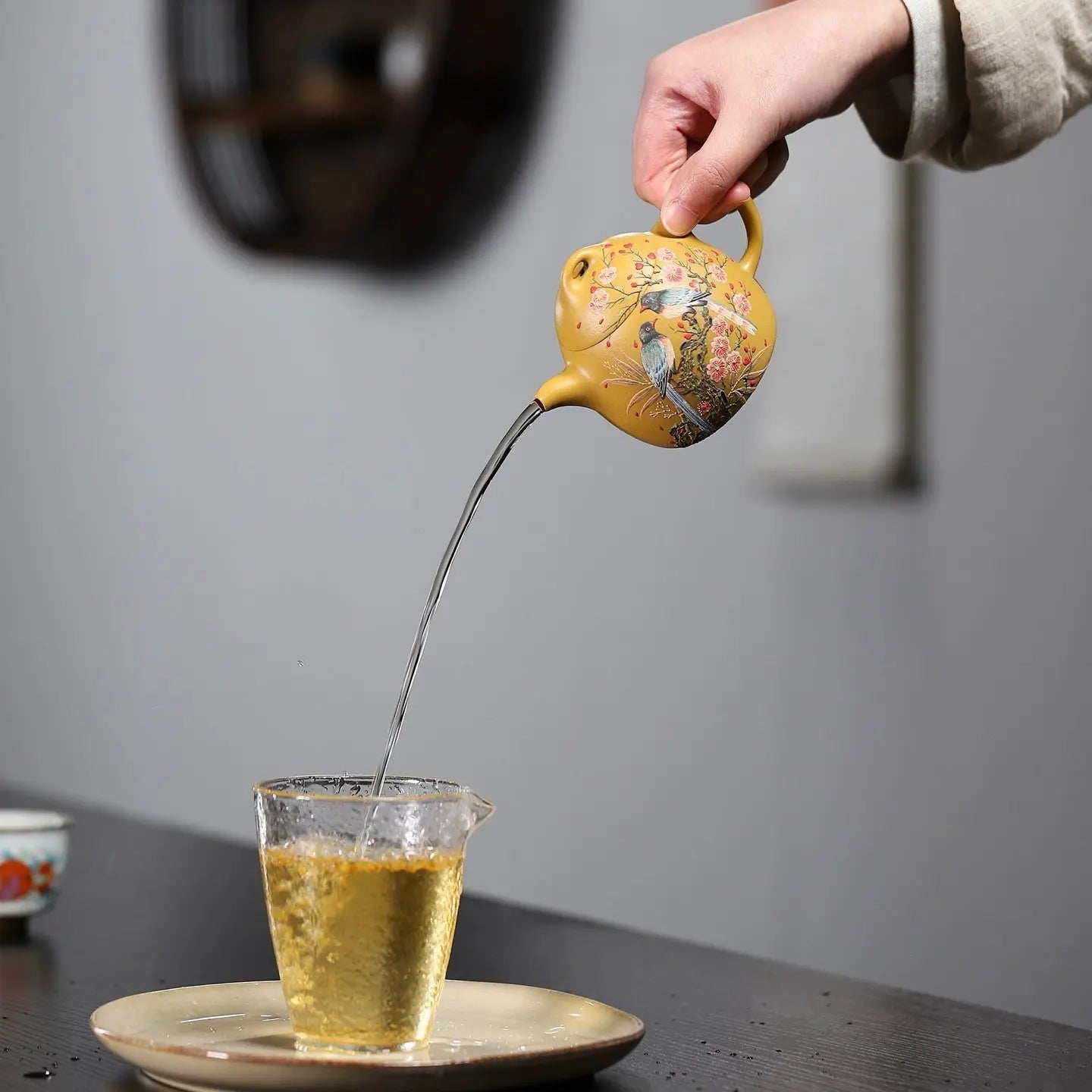 Hua Niao Qin Quan 170cc - Yixing Handmade Teapot 江苏宜兴