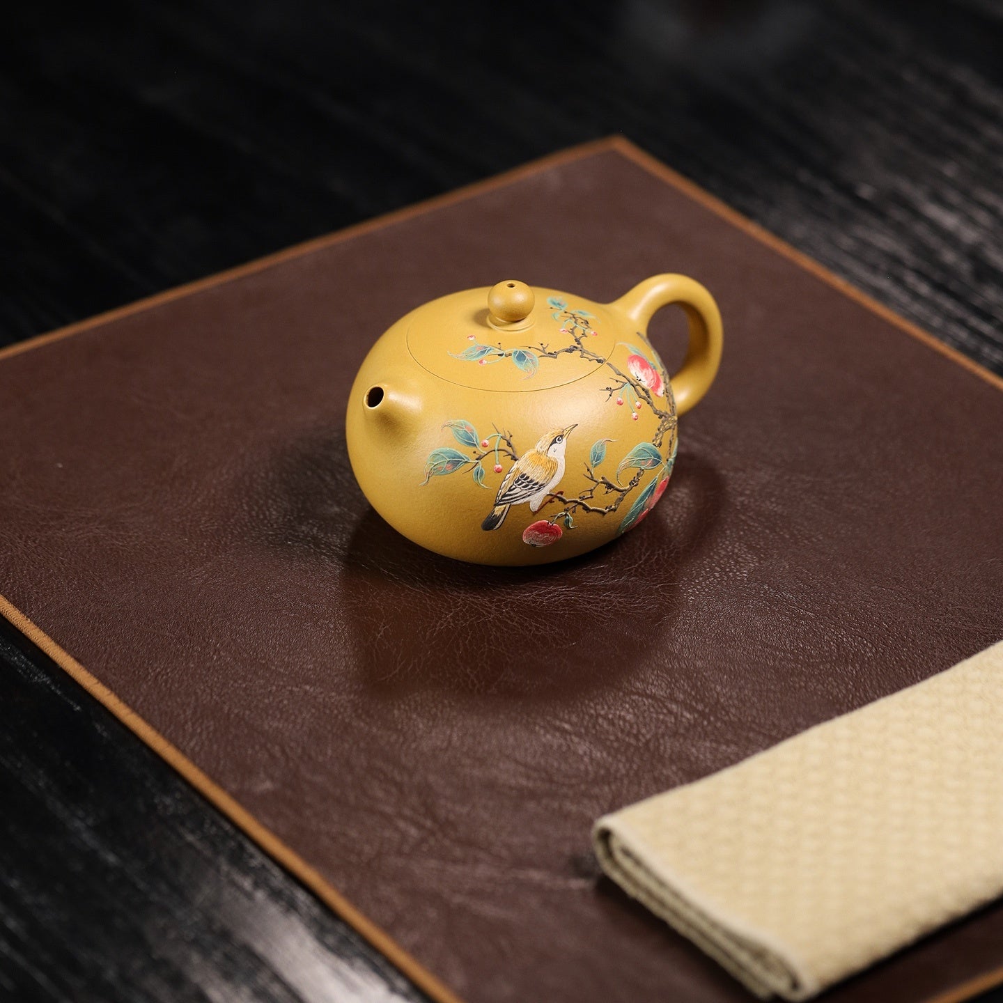 Hua Niao Xi Shi 230cc - Yixing Handmade Teapot 江苏宜兴