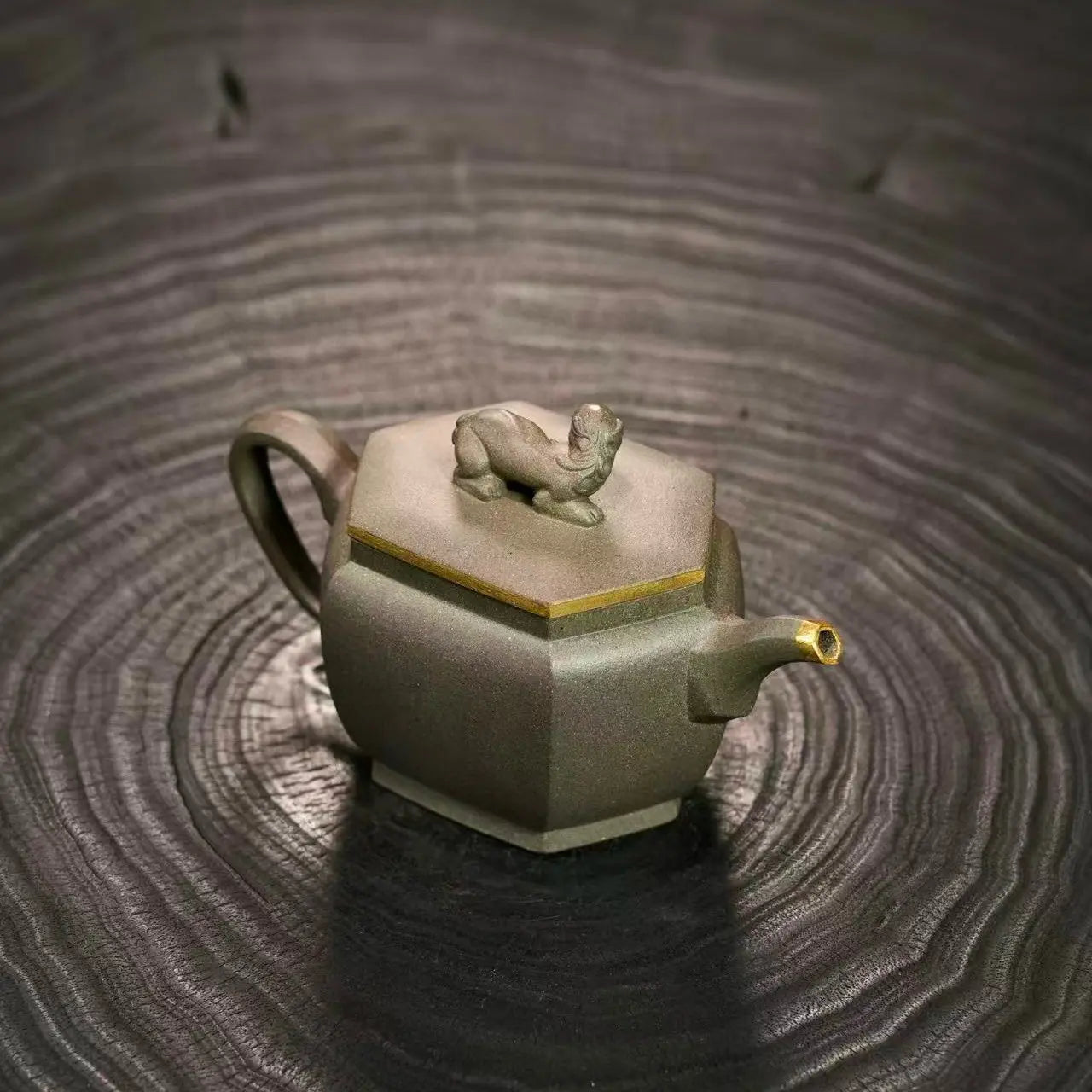 Hui Wang 180cc - Yixing Handmade Teapot 江苏宜兴
