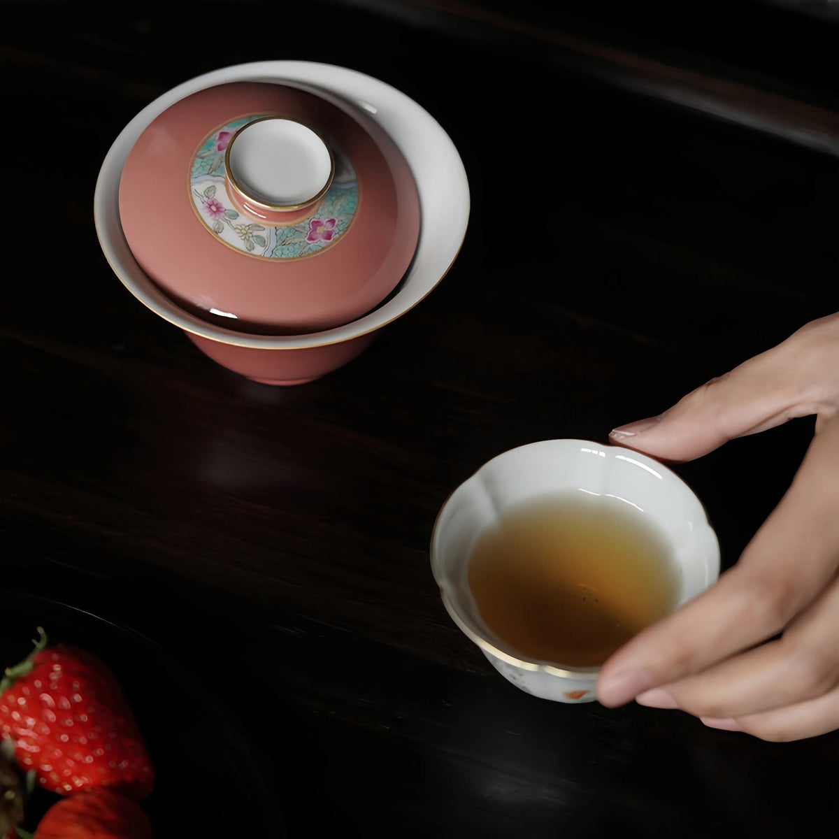 Jiang Sha Hua Cao 140cc - Jingdezhen Porcelain Gaiwan zycschina