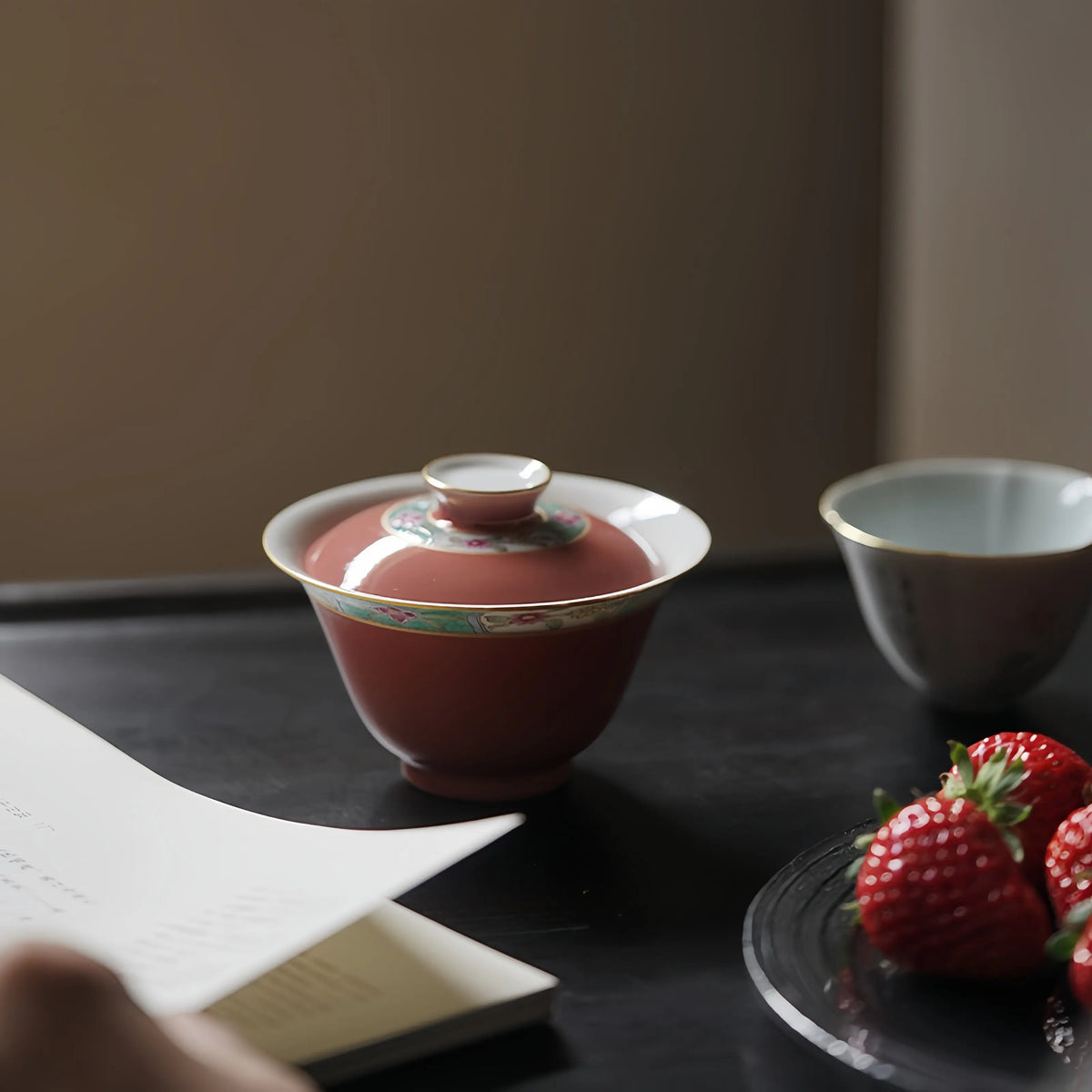 Jiang Sha Hua Cao 140cc - Jingdezhen Porcelain Gaiwan zycschina
