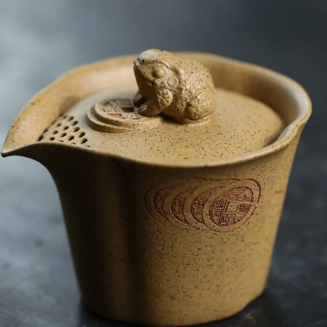 Jin Chan 180cc - Yixing Handmade Teapot 江苏宜兴