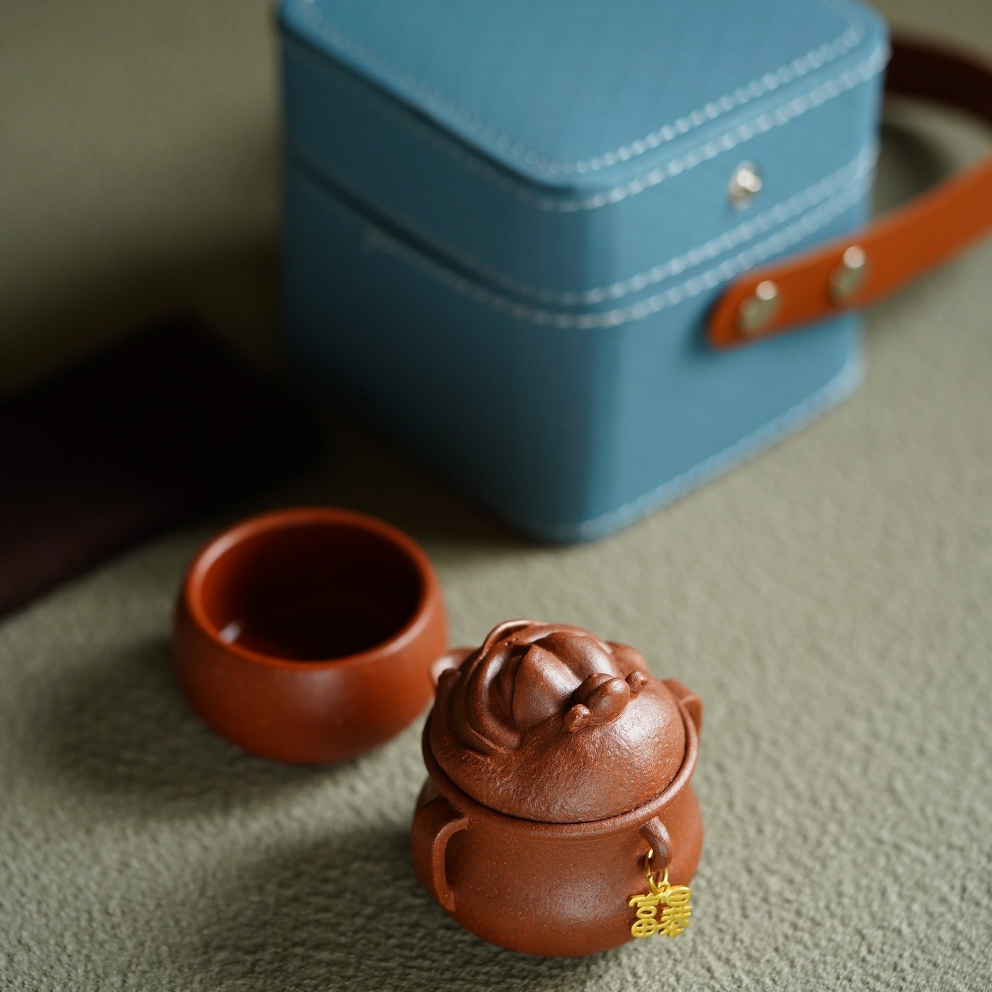 Jin Chan Na Fu 120cc - Yixing Handmade Gaiwan 江苏宜兴