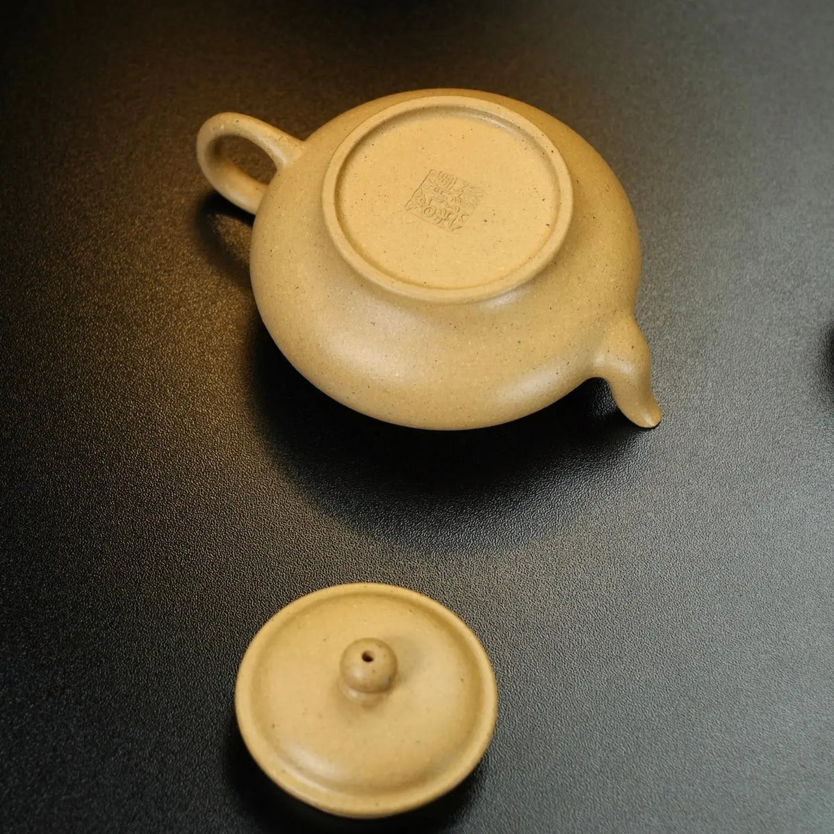 Jin Deng 150cc - Yixing Handmade Teapot 江苏宜兴