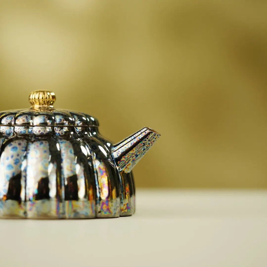 Jin Wen Ban Yue 210cc - Yixing Handmade Teapot 江苏宜兴