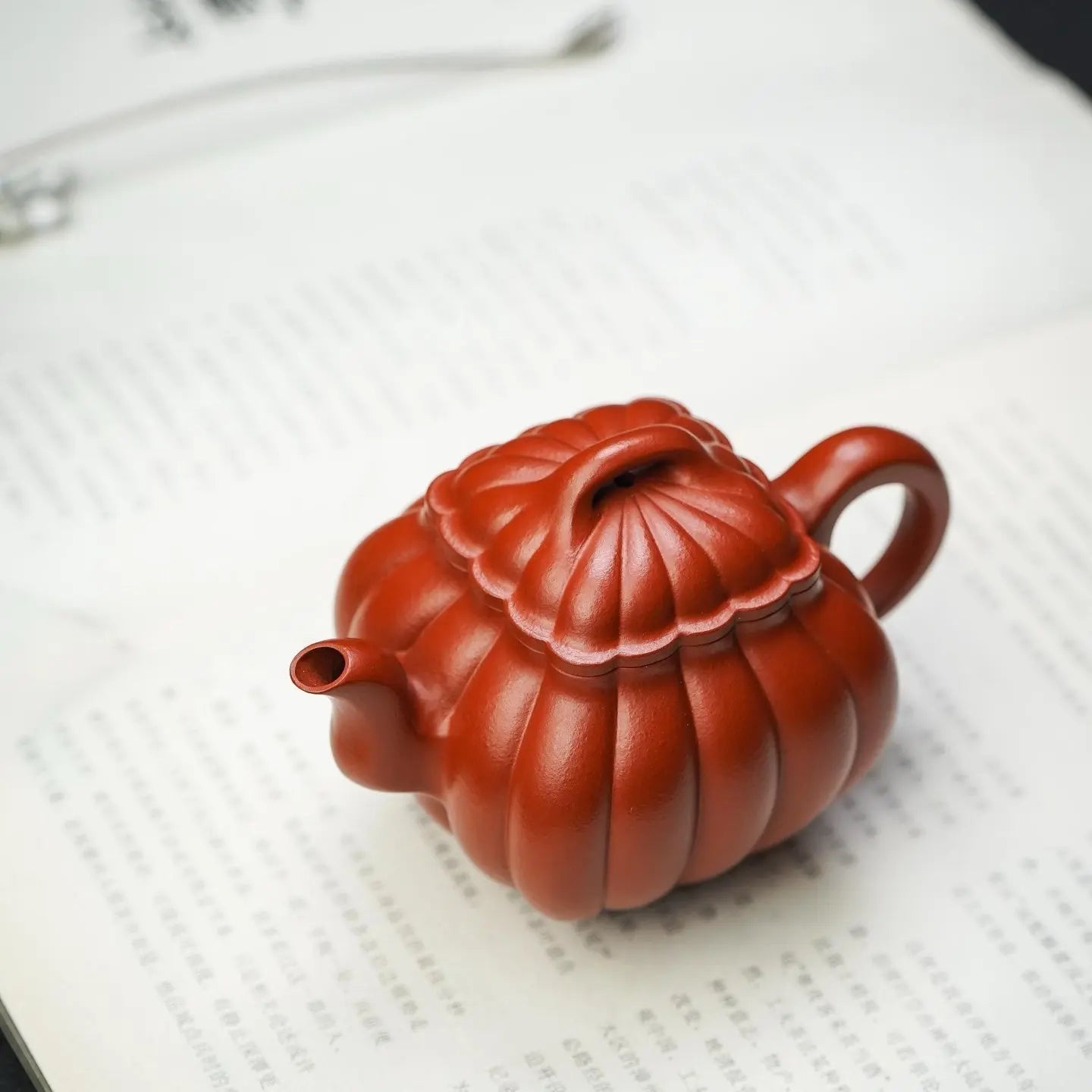 Jin Wen Chuan Lu 150cc - Yixing Handmade Teapot 江苏宜兴
