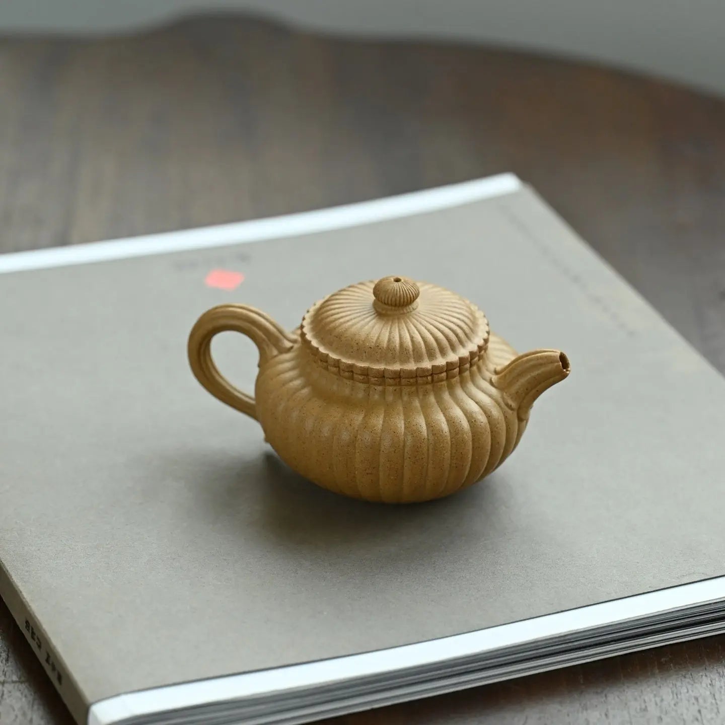 Jin Wen Fang Gu 130cc - Yixing Handmade Teapot 江苏宜兴