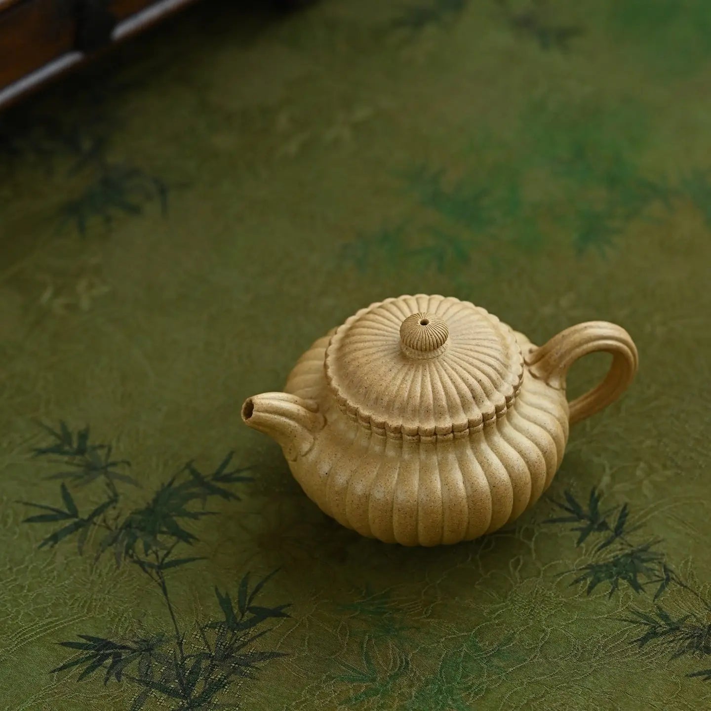 Jin Wen Fang Gu 130cc - Yixing Handmade Teapot 江苏宜兴