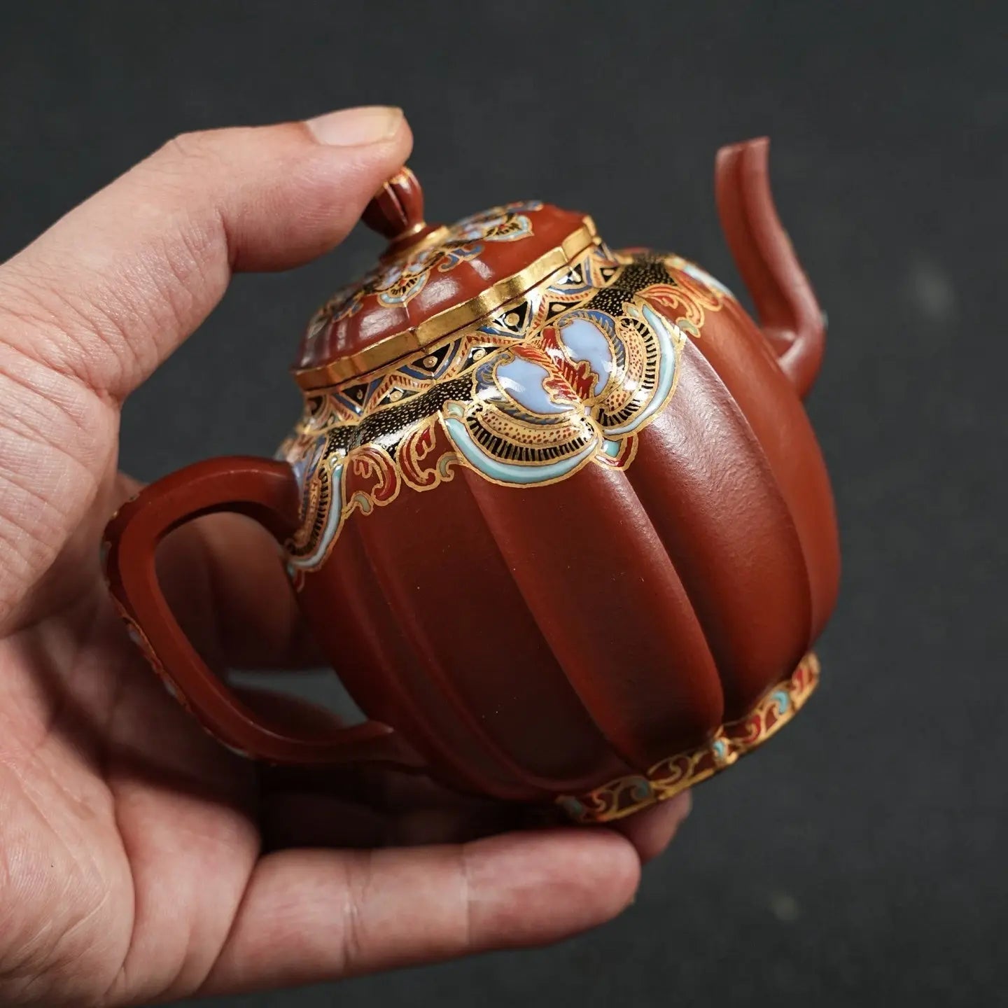 Jin Wen Gong Deng 200cc - Yixing Handmade Teapot 江苏宜兴