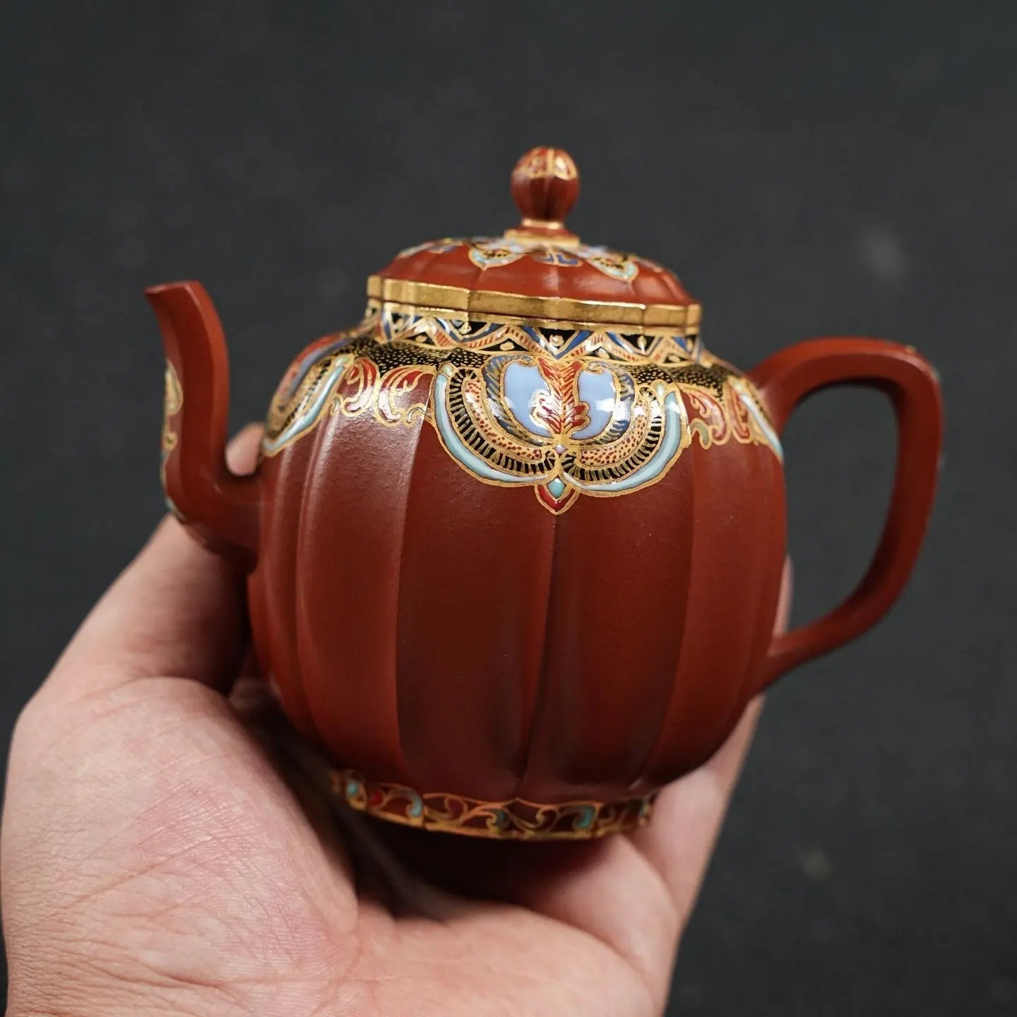Jin Wen Gong Deng 200cc - Yixing Handmade Teapot 江苏宜兴