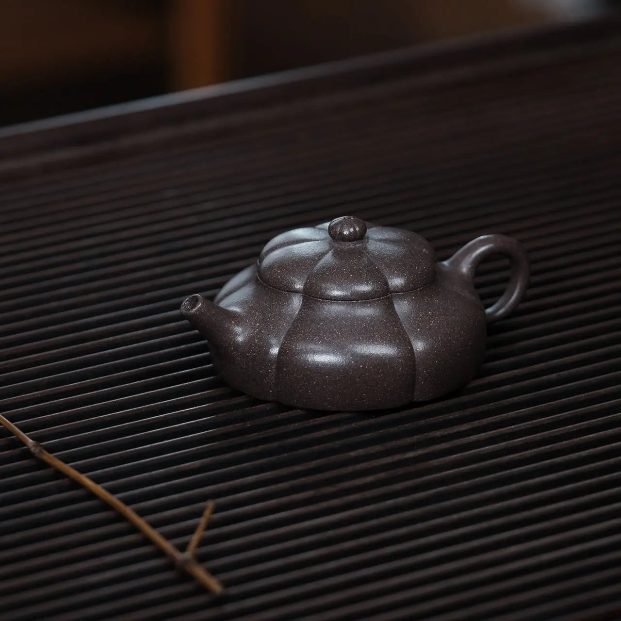 Jin Wen Jing Yue 100cc - Yixing Handmade Teapot 江苏宜兴