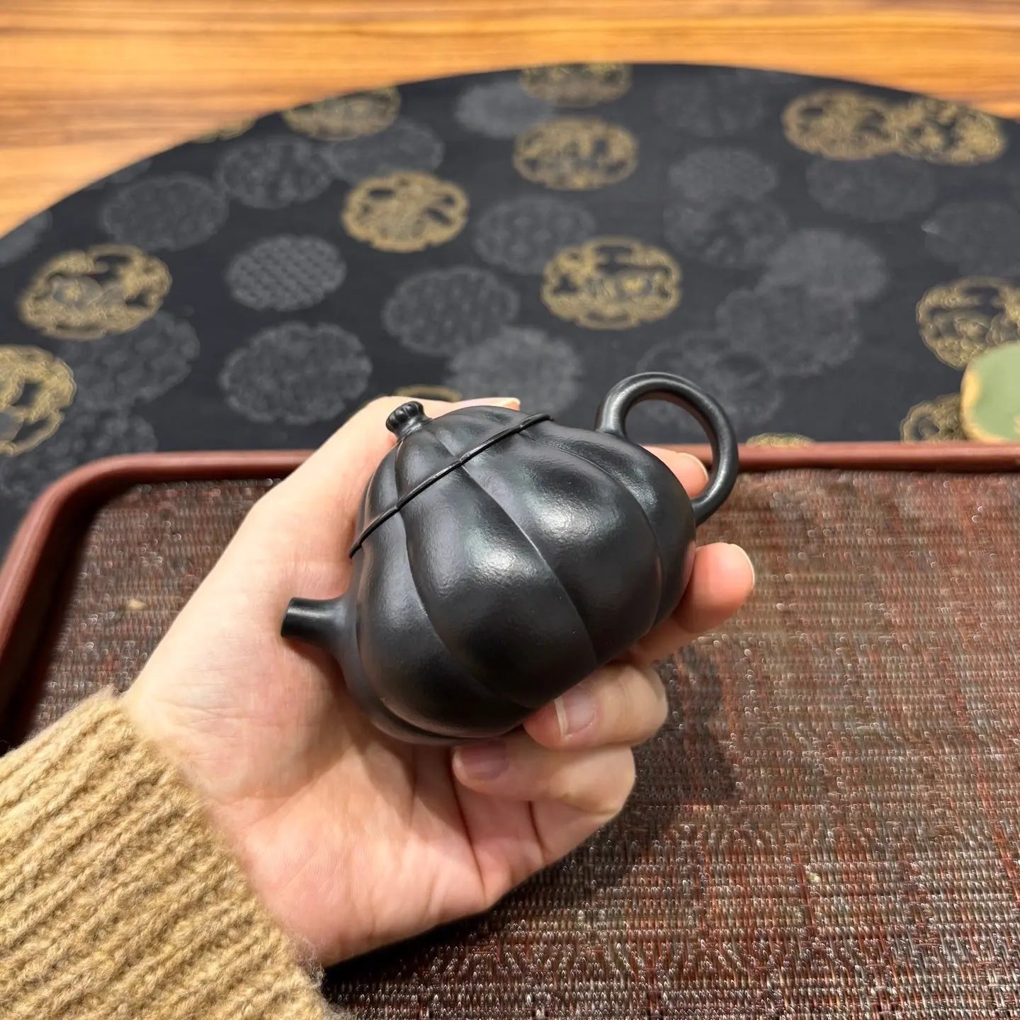 Jin Wen Ling Long 135cc - Yixing Handmade Teapot 江苏宜兴