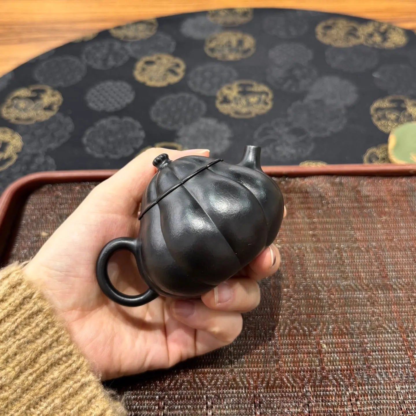 Jin Wen Ling Long 135cc - Yixing Handmade Teapot 江苏宜兴