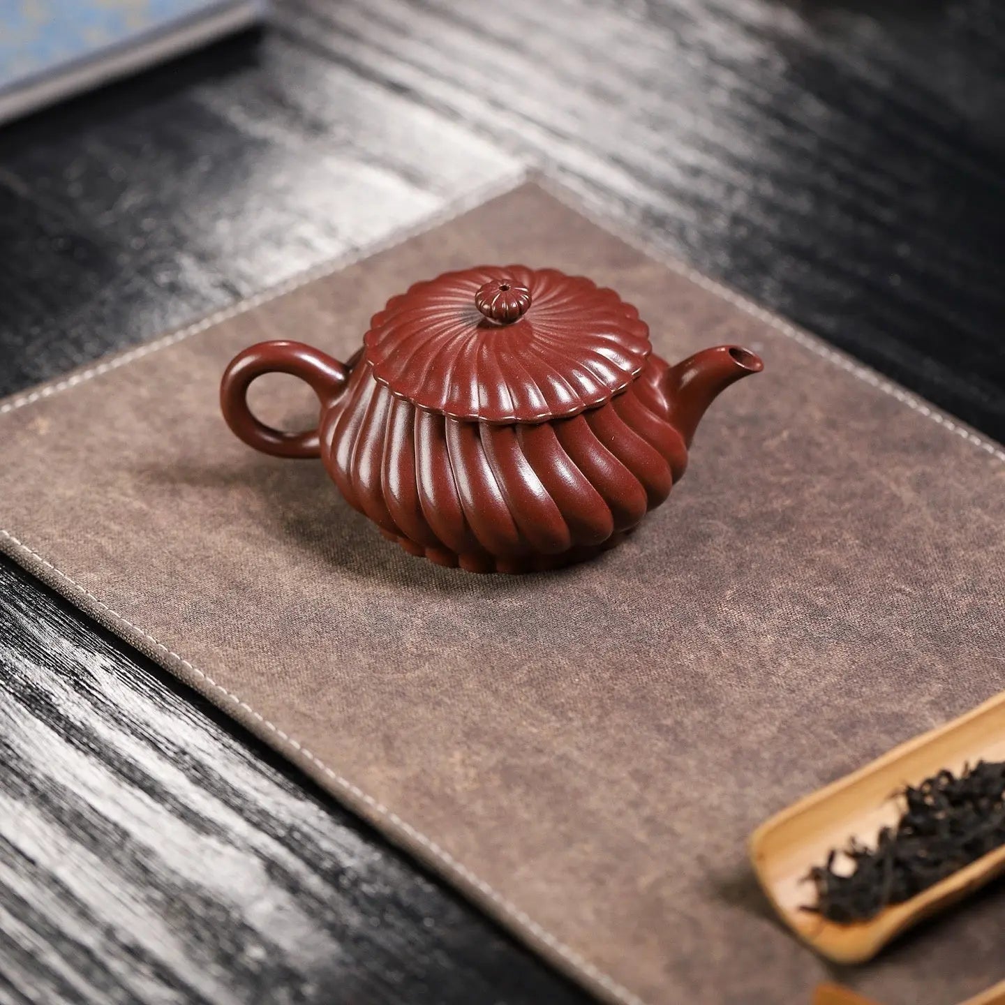 Jin Wen Ming Lu 170cc - Yixing Handmade Teapot 江苏宜兴
