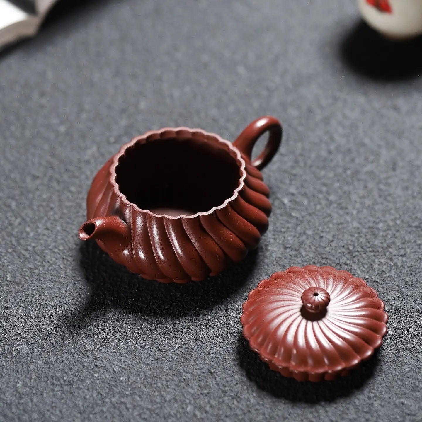 Jin Wen Ming Lu 170cc - Yixing Handmade Teapot 江苏宜兴