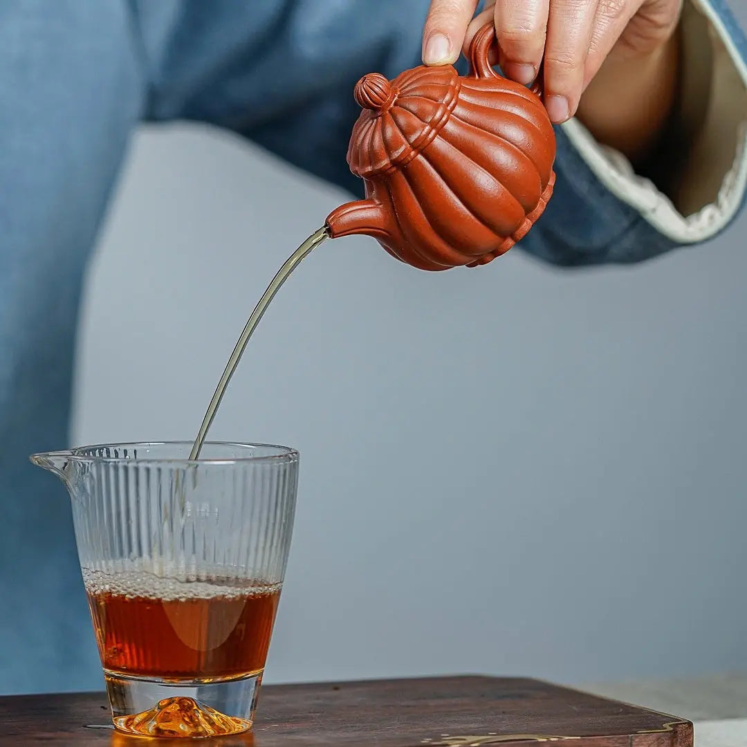Jin Wen Pan Hu 110cc - Yixing Handmade Teapot 江苏宜兴