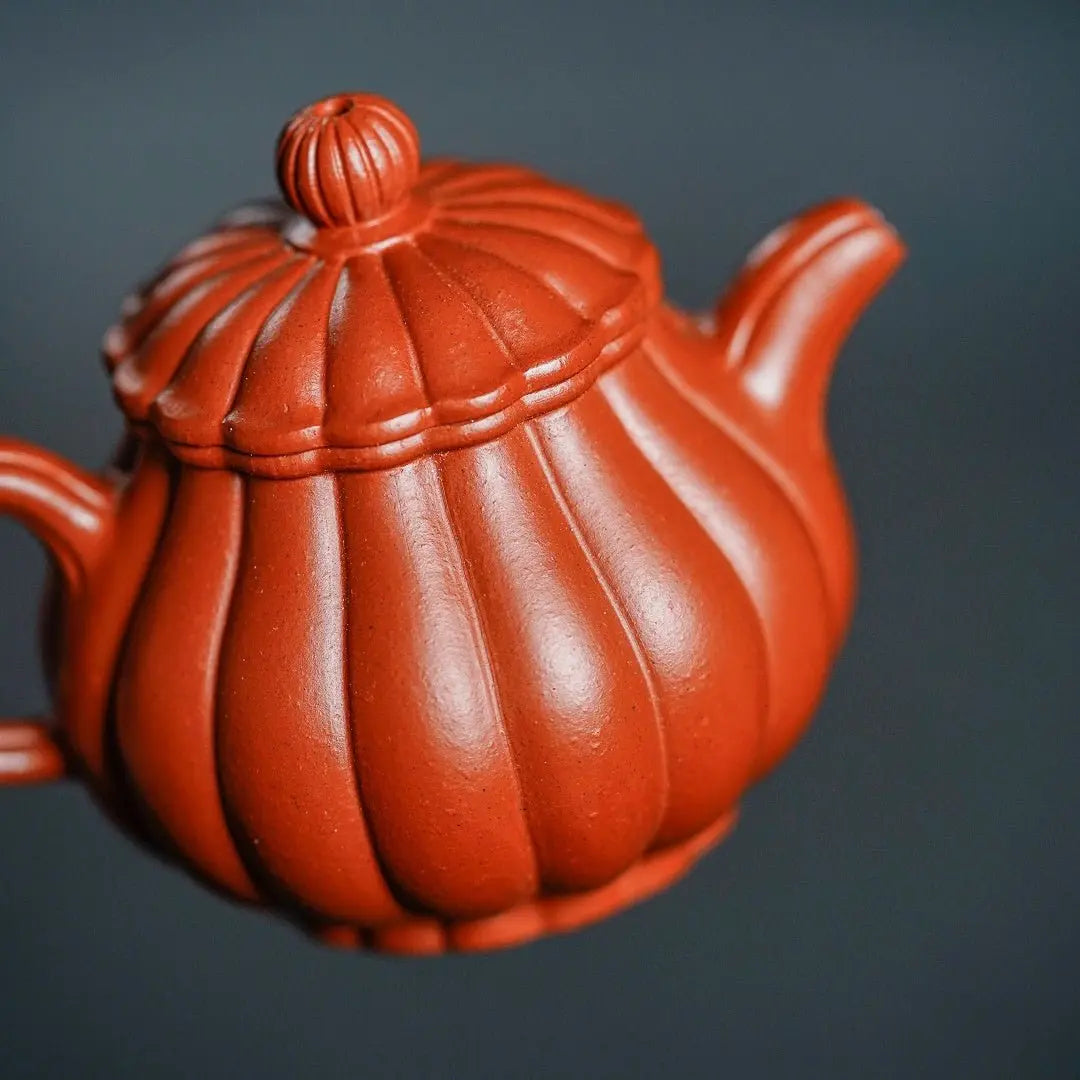Jin Wen Pan Hu 110cc - Yixing Handmade Teapot 江苏宜兴