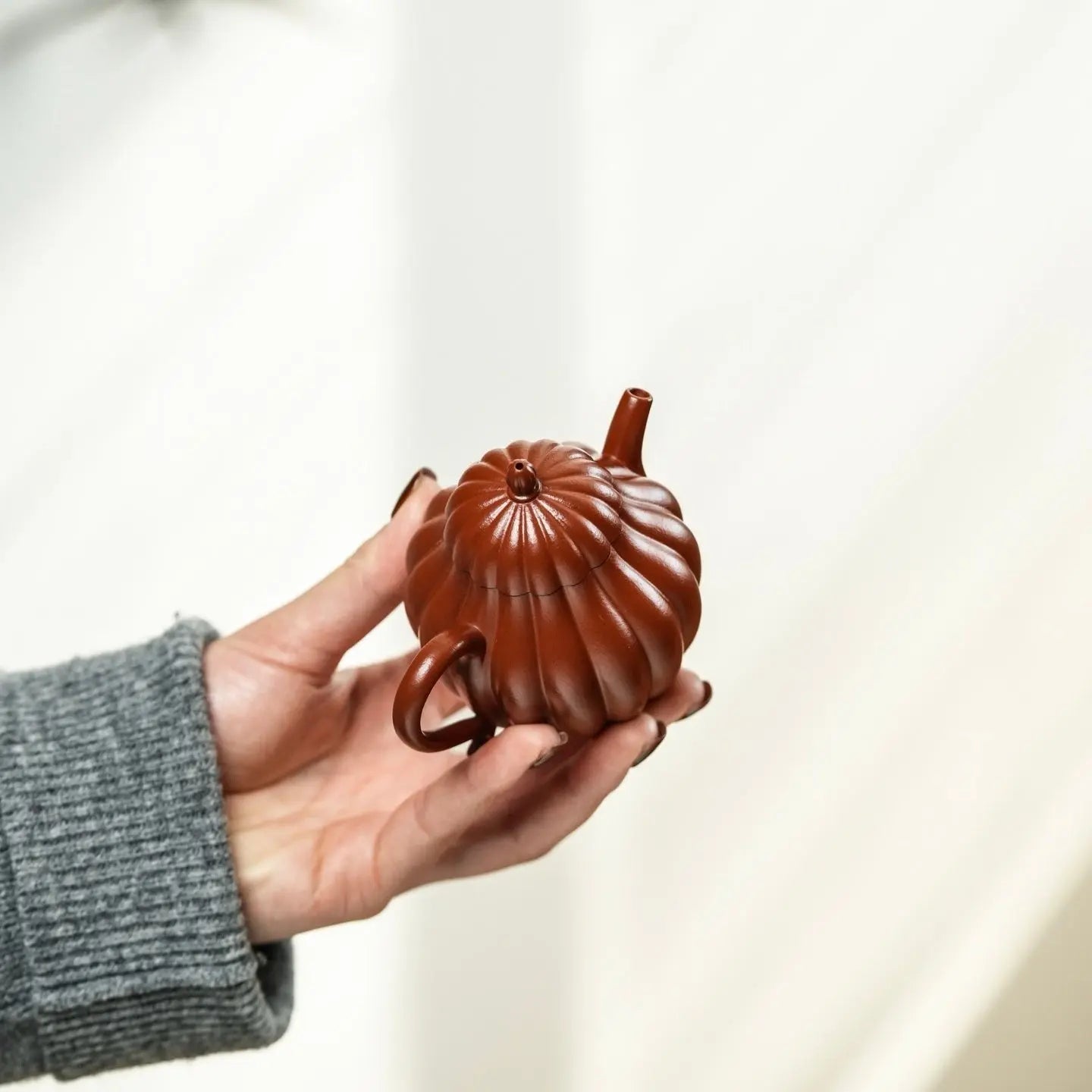 Jin Wen Qiu Shui 100cc - Yixing Handmade Teapot 江苏宜兴