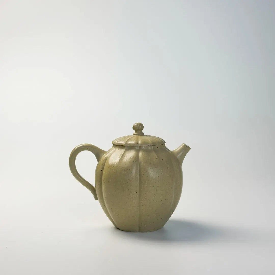 Jin Wen Ru Yi 180cc - Yixing Handmade Teapot 江苏宜兴