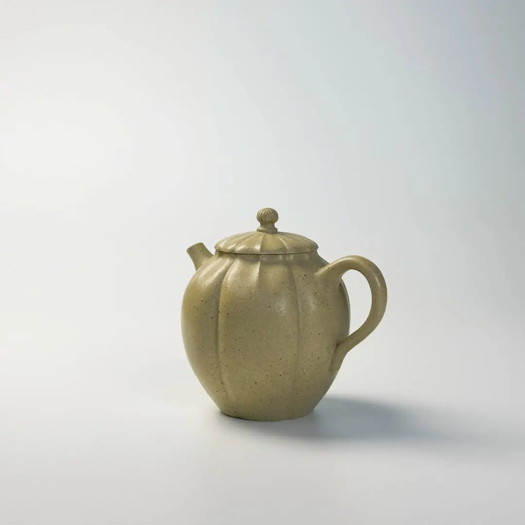 Jin Wen Ru Yi 180cc - Yixing Handmade Teapot 江苏宜兴