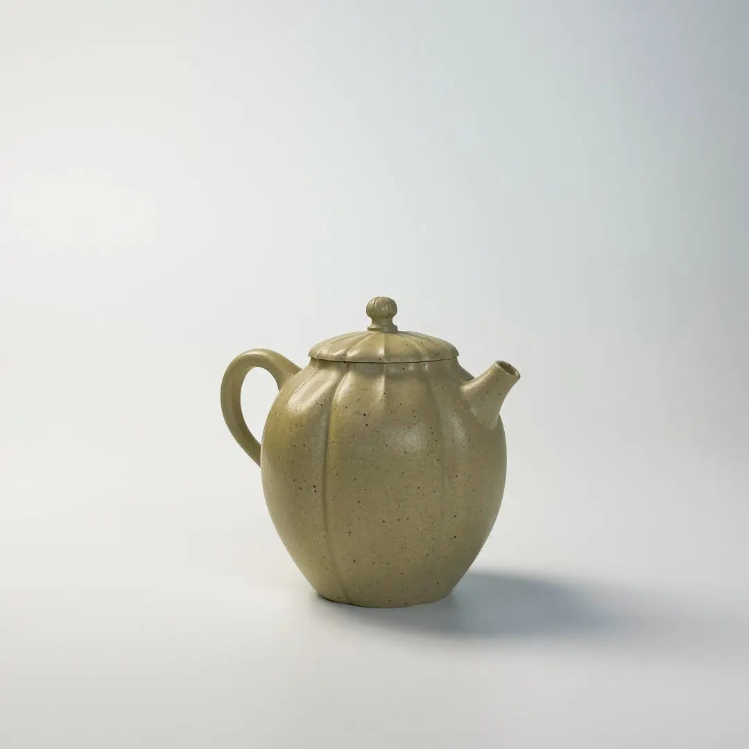 Jin Wen Ru Yi 180cc - Yixing Handmade Teapot 江苏宜兴