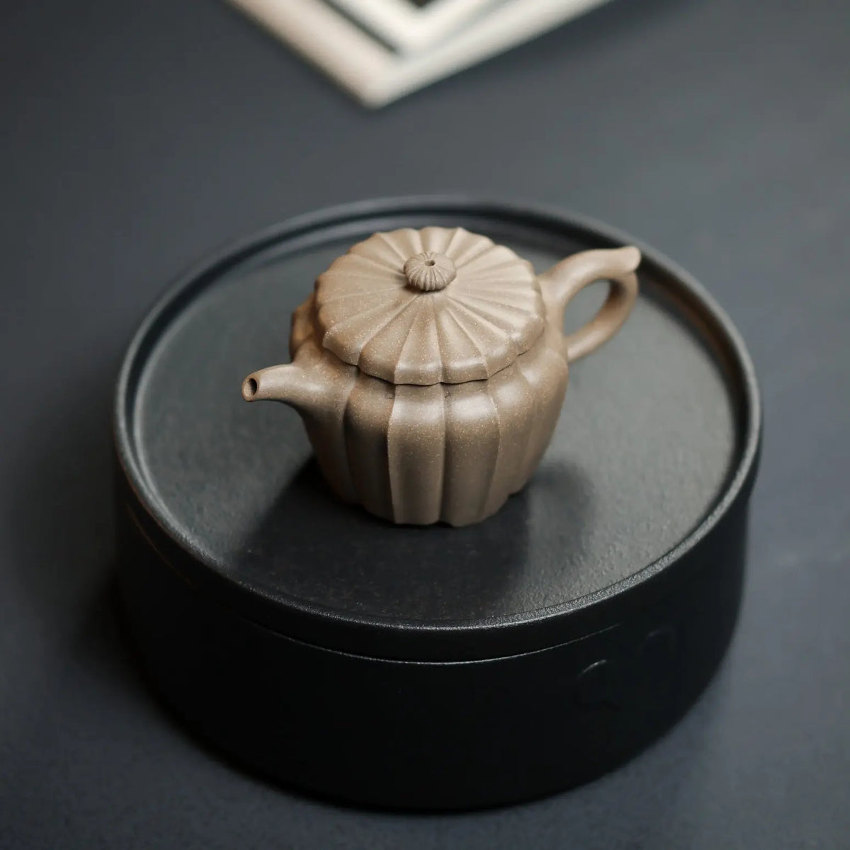 Jin Wen Si Fang 200cc - Yixing Handmade Teapot 江苏宜兴